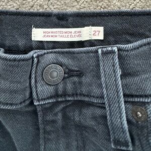 Levi’s high waisted mom jeans size 27